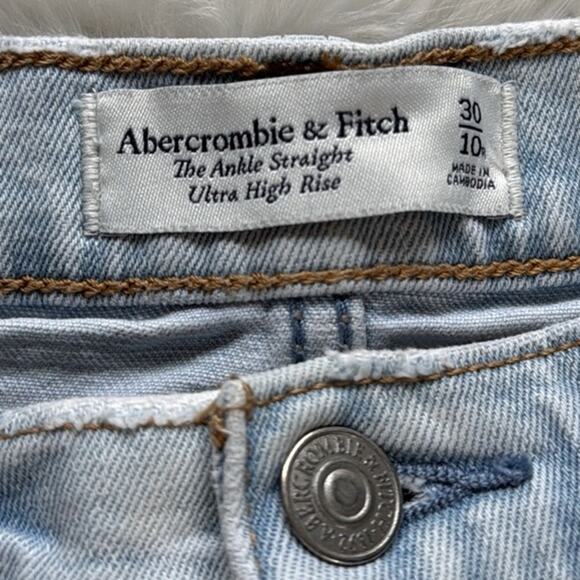 Abercrombie Light Wash Distressed The Ankle Straight Ultra High Rise Jeans - Picture 4 of 9